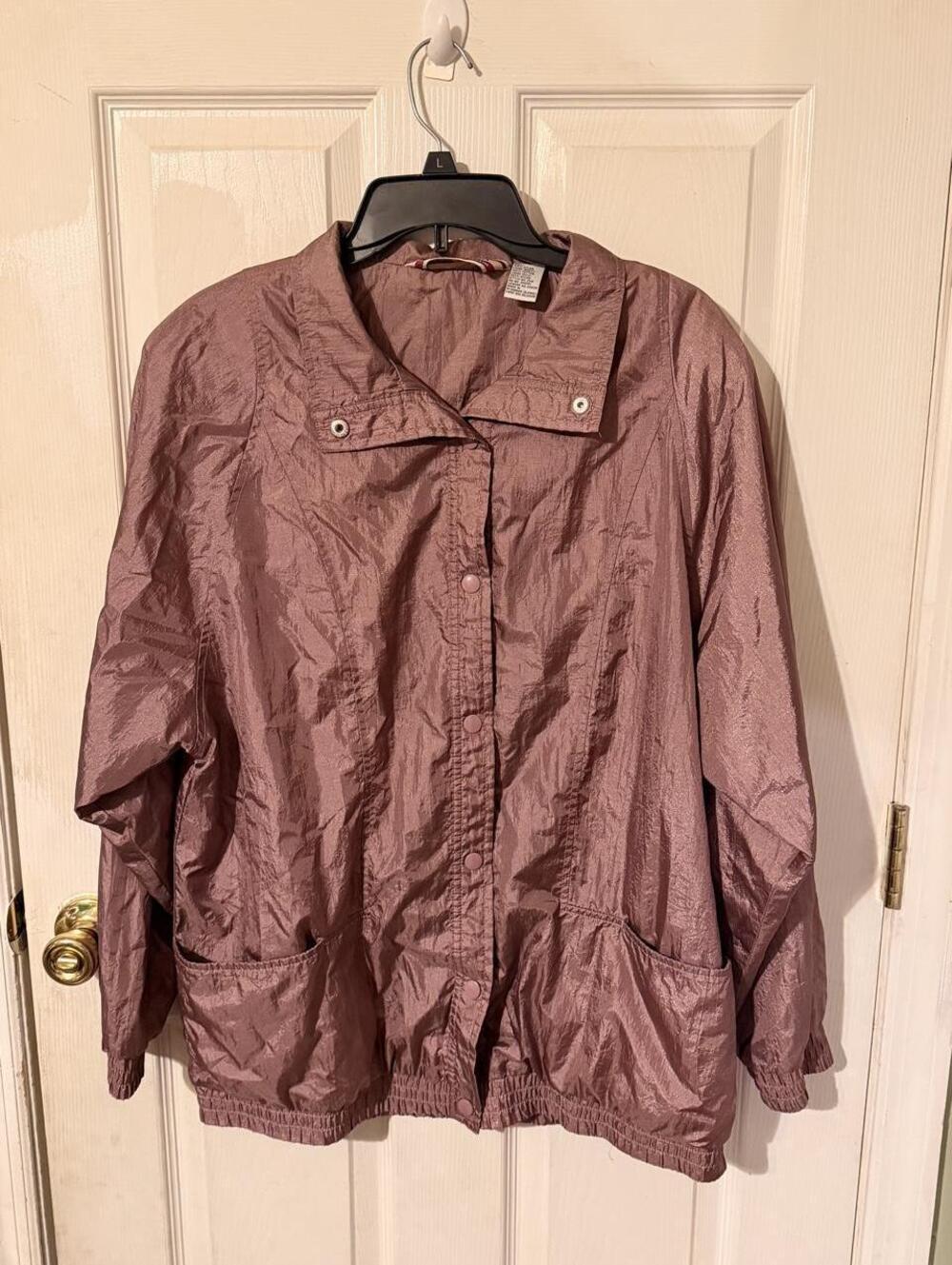 Vintage 90’s Retro Streetwear Mauve Nylon Lightwight Gorpcore Windbreaker
